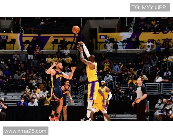 夏季联赛精彩回顾湖人勇士对决第三节激战回放